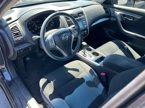 Used 2014 Nissan Altima 2.5 S w/ Display Audio Package FWD image 11