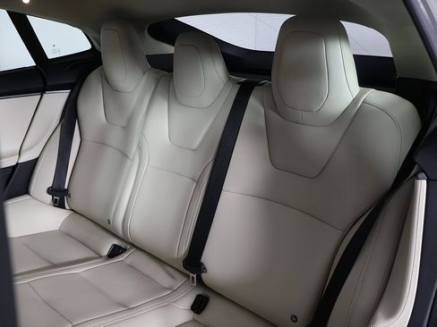 Used 2019 Tesla Model S 100D image 32