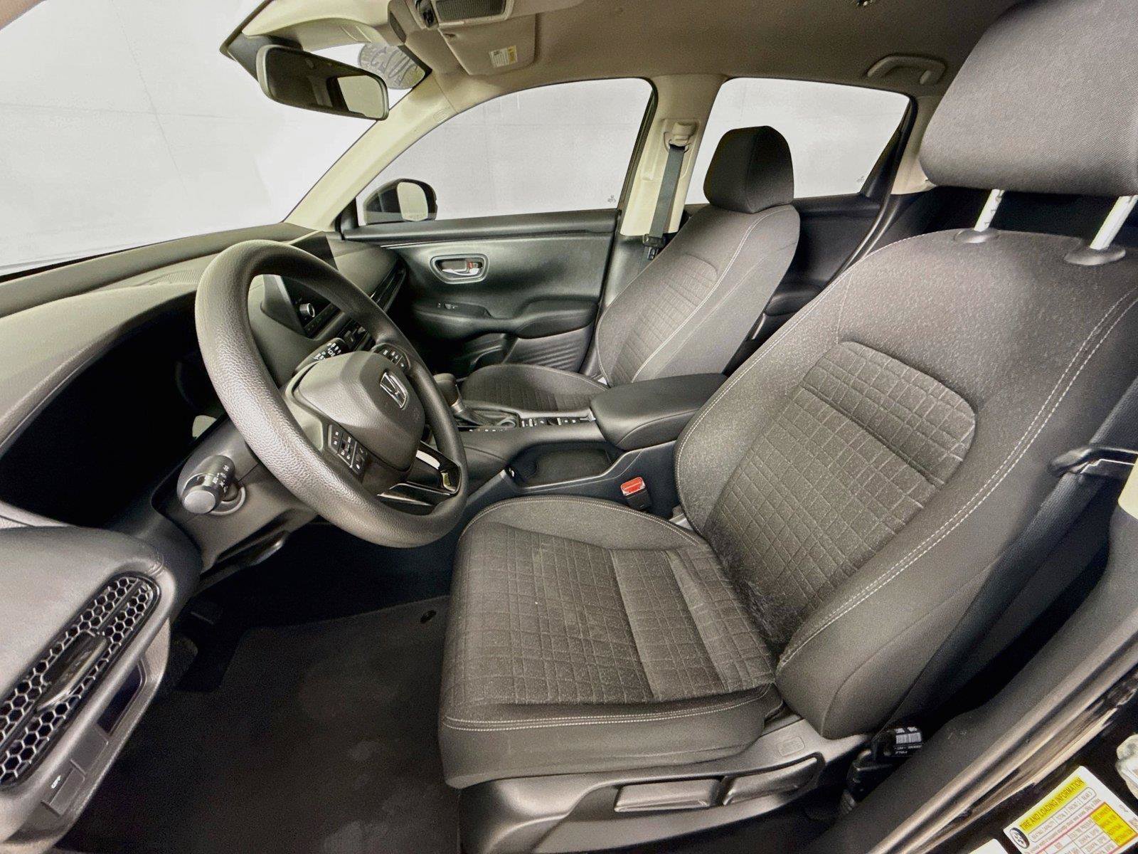 Used 2023 Honda HR-V LX image 5