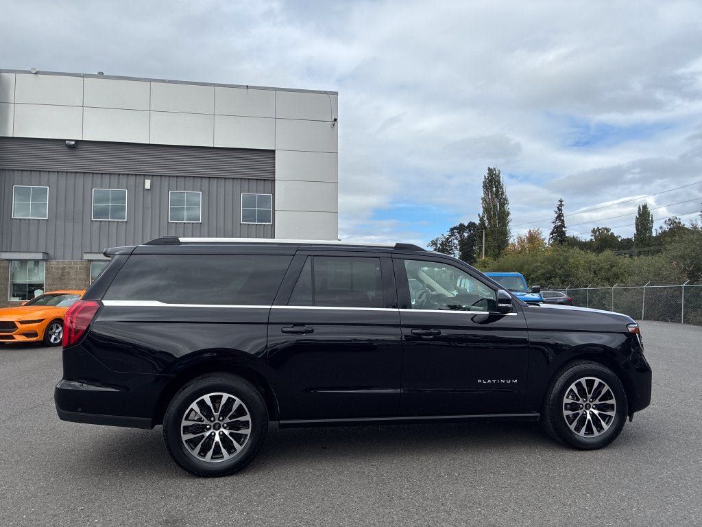 Used 2025 Ford Expedition Max Platinum AWD/4WD image 9