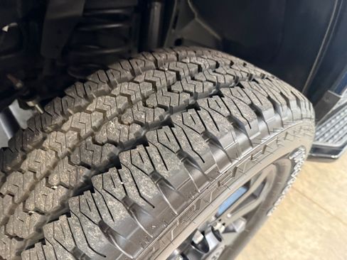 Used 2024 RAM 2500 Big Horn w/ Night Edition AWD/4WD image 39