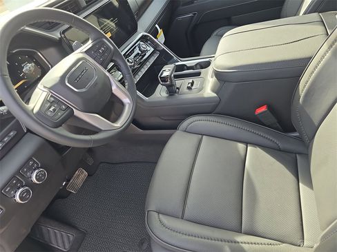 New 2026 GMC Sierra 1500 Denali w/ Denali Reserve Package image 16