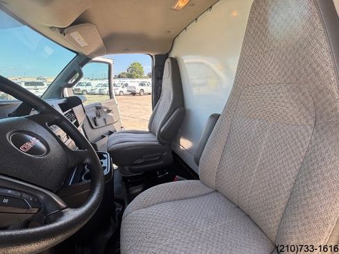 Used 2016 GMC Savana 3500 image 19