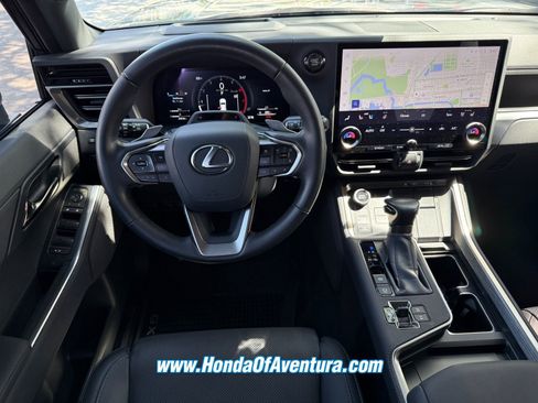 Used 2024 Lexus GX 550 AWD/4WD image 15