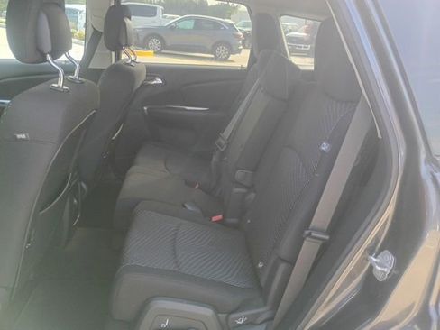 Used 2020 Dodge Journey SE w/ SE Popular Equipment Group FWD image 40