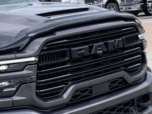 Used 2025 RAM 2500 Laramie AWD/4WD image 26