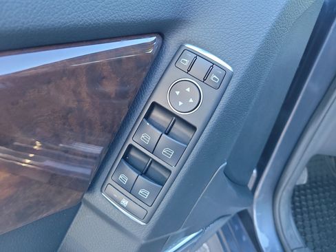 Used 2013 Mercedes-Benz GLK 350 4MATIC image 21