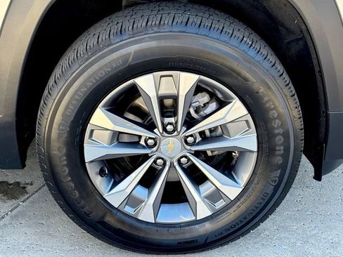 Used 2025 Chevrolet Equinox LT FWD image 33