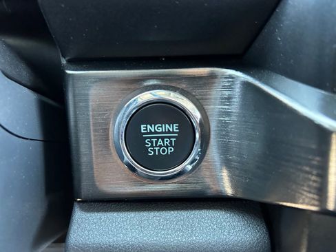 Used 2024 Ford F250 Lariat w/ FX4 Off-Road Package image 35