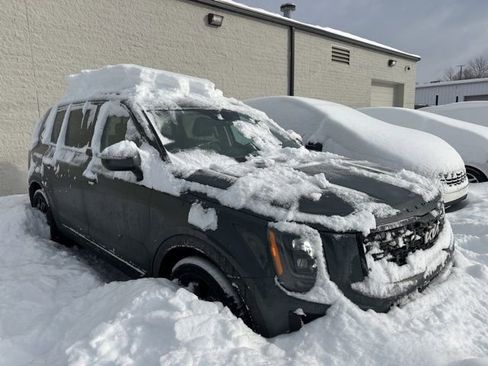 Certified 2022 Kia Telluride EX w/ EX Premium Package image 4