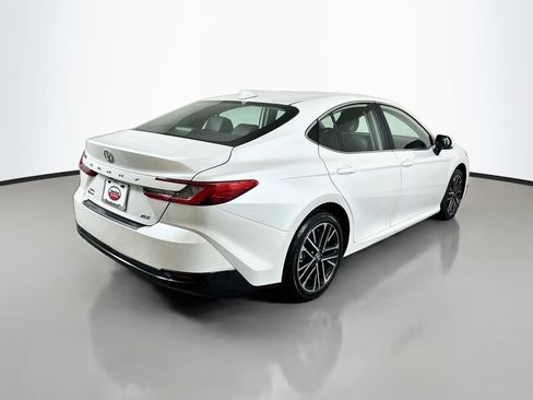 Used 2026 Toyota Camry XLE AWD/4WD image 5