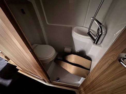 Used 2022 Mercedes-Benz Sprinter 3500 image 15