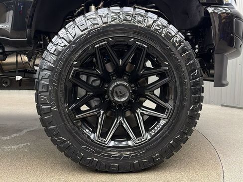 Used 2026 Ford F350 Platinum w/ FX4 Off-Road Package AWD/4WD image 10