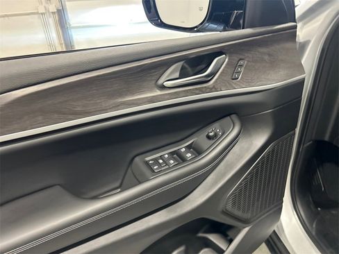 New 2025 Jeep Grand Cherokee Limited image 14