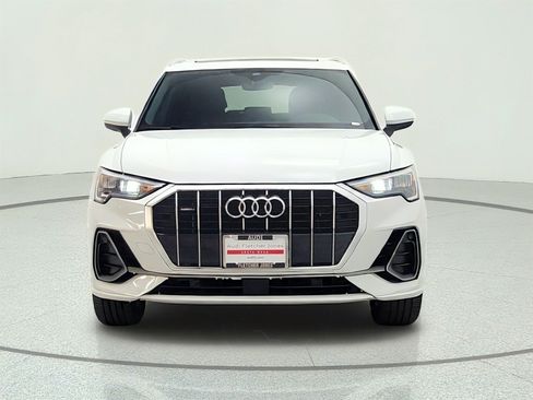 Used 2021 Audi Q3 2.0T Premium w/ Convenience Package AWD/4WD image 2