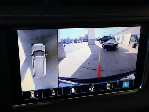 Used 2021 GMC Yukon Denali w/ Denali Premium Package image 39