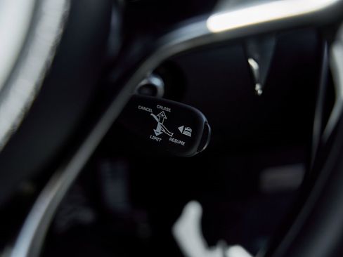 Used 2023 McLaren Artura image 48