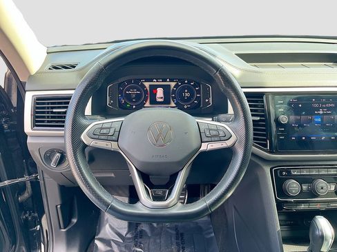 Used 2022 Volkswagen Atlas SEL Premium image 11