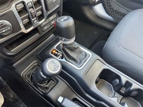 Certified 2021 Jeep Wrangler Unlimited Sport S image 32