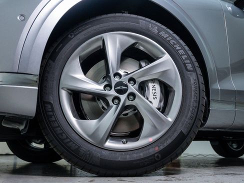 Used 2026 Genesis GV70 2.5T Advanced AWD/4WD image 6
