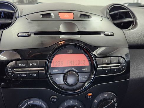 Used 2011 MAZDA MAZDA2 Touring FWD image 13