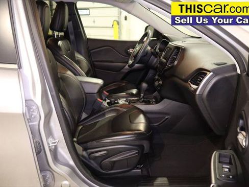 Used 2019 Jeep Cherokee Latitude Plus FWD image 27