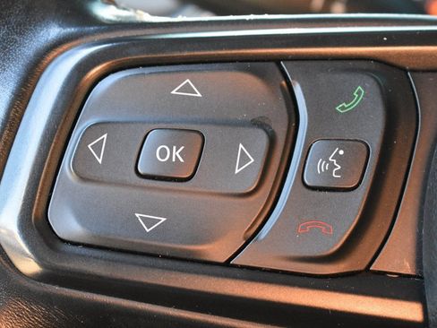 Used 2022 Jeep Gladiator Willys image 16