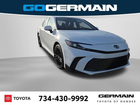 Used 2025 Toyota Camry SE image 5