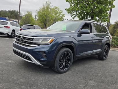 Used 2022 Volkswagen Atlas SE w/ Black Wheel Package