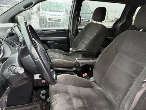 Used 2016 Dodge Grand Caravan SE image 14