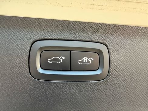 Used 2018 Volvo XC90 T6 Inscription w/ Convenience Package image 12