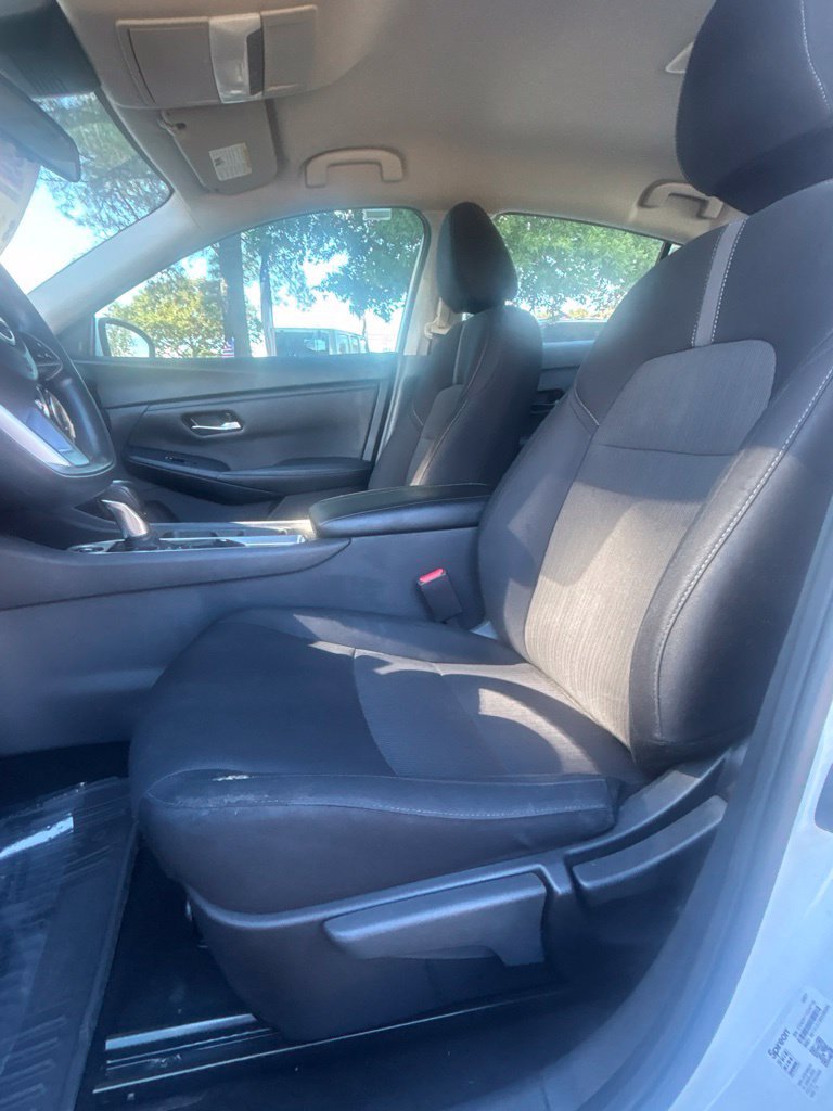 Used 2024 Nissan Sentra SV FWD image 17