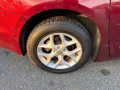 Used 2017 Chrysler Pacifica Touring-L w/ Tire & Wheel Group image 15