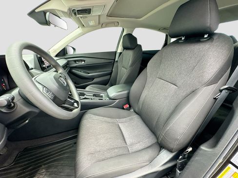 Used 2023 Honda Accord EX image 13