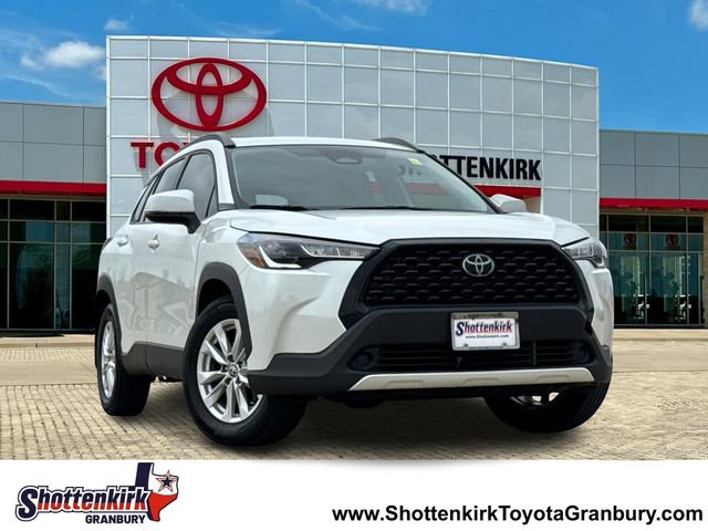 Used 2023 Toyota Corolla Cross LE FWD image 1