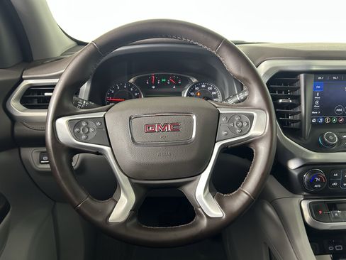 Used 2023 GMC Acadia SLT image 30