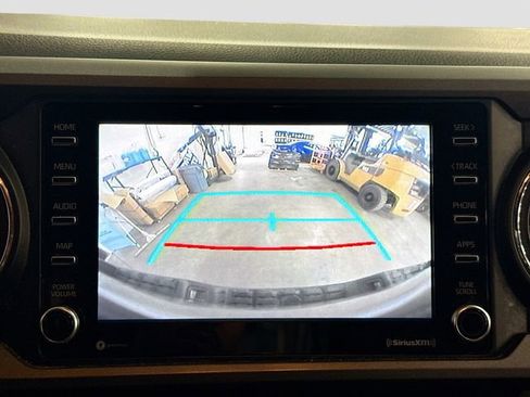 Used 2020 Toyota Tacoma TRD Off-Road image 14