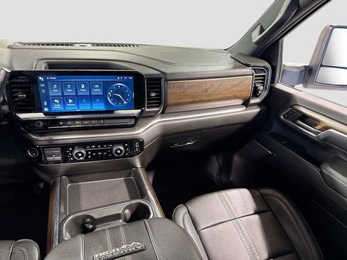 Used 2024 Chevrolet Silverado 3500 High Country w/ High Country Premium Package AWD/4WD image 22