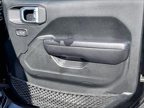 Used 2019 Jeep Wrangler Unlimited Sport S AWD/4WD image 25