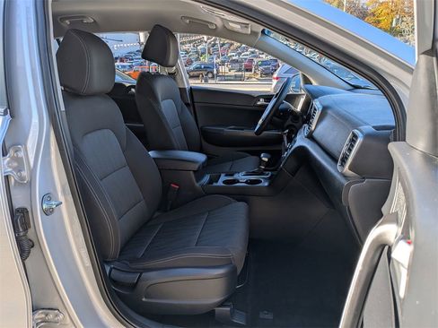 Used 2020 Kia Sportage LX image 24