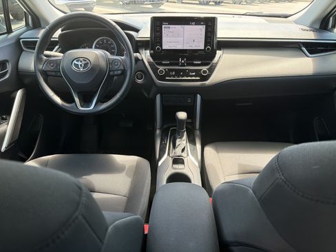 Certified 2022 Toyota Corolla Cross LE AWD/4WD image 4