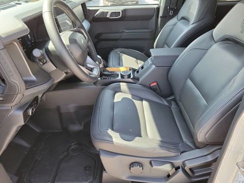 Used 2026 Ford Bronco Badlands AWD/4WD image 17