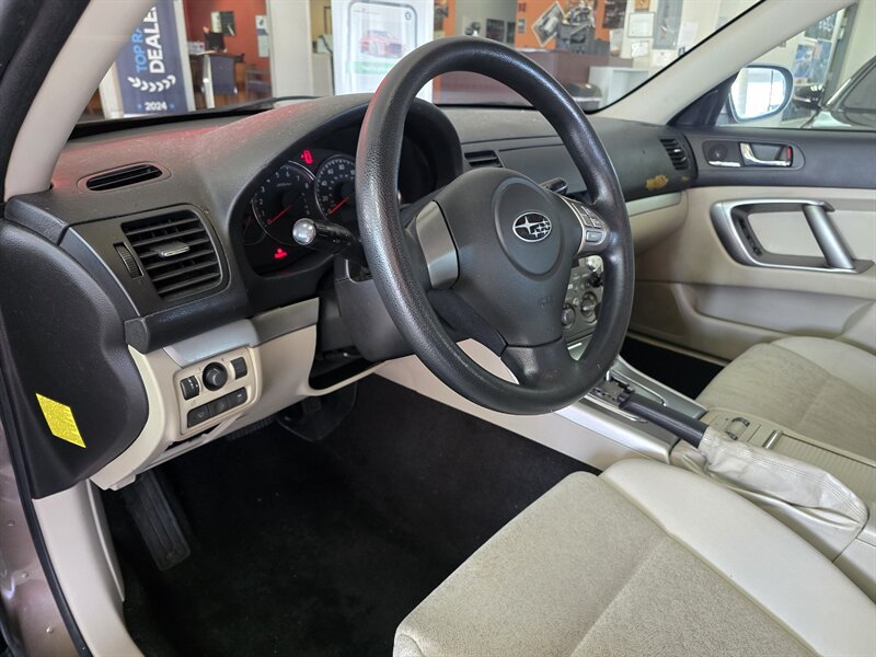 Used 2009 Subaru Outback 2.5i Special Edition AWD/4WD image 8