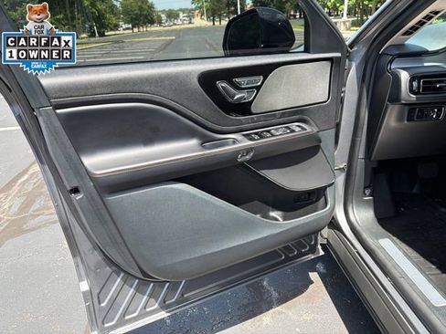Used 2024 Lincoln Aviator AWD w/ Premium Package image 12