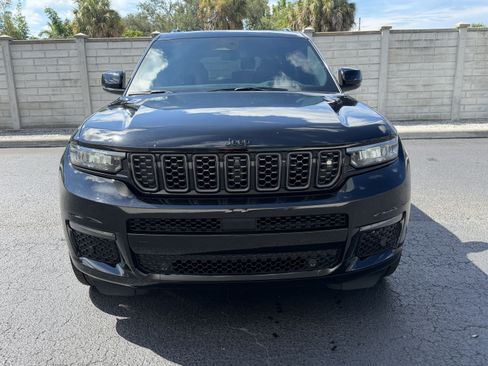 Used 2025 Jeep Grand Cherokee L Summit w/ Advanced Protech Group IV AWD/4WD image 12