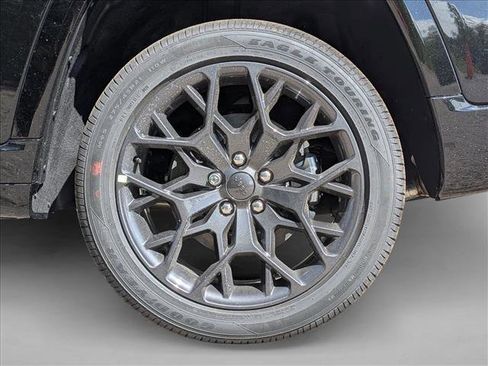New 2026 Jeep Grand Cherokee L Summit AWD/4WD image 10