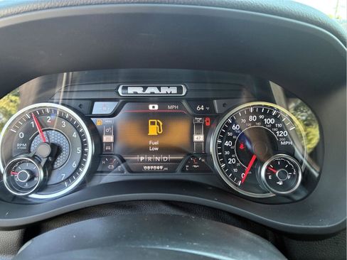 Used 2022 RAM 2500 Big Horn w/ Night Edition AWD/4WD image 18