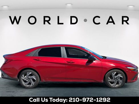 Certified 2025 Hyundai Elantra Sport image 9