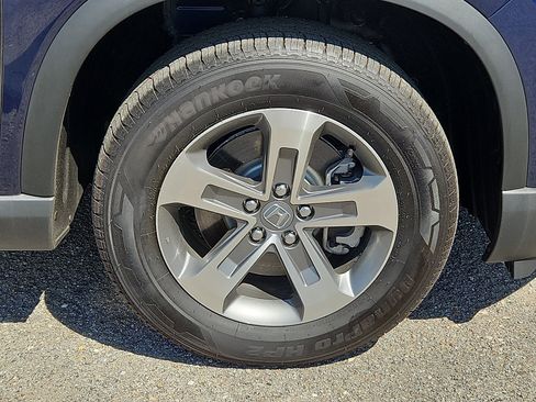 Used 2025 Honda Pilot EX-L image 8