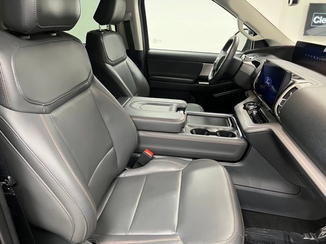 Used 2025 Ford Expedition Active AWD/4WD image 60